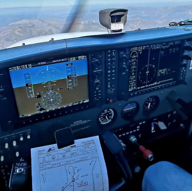 Cessna 172 Cockpit